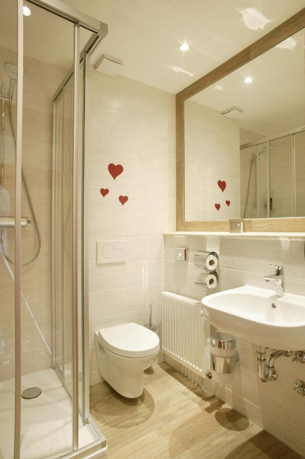 Hotel Ochsen Hoefen an der Enz Екстер'єр фото