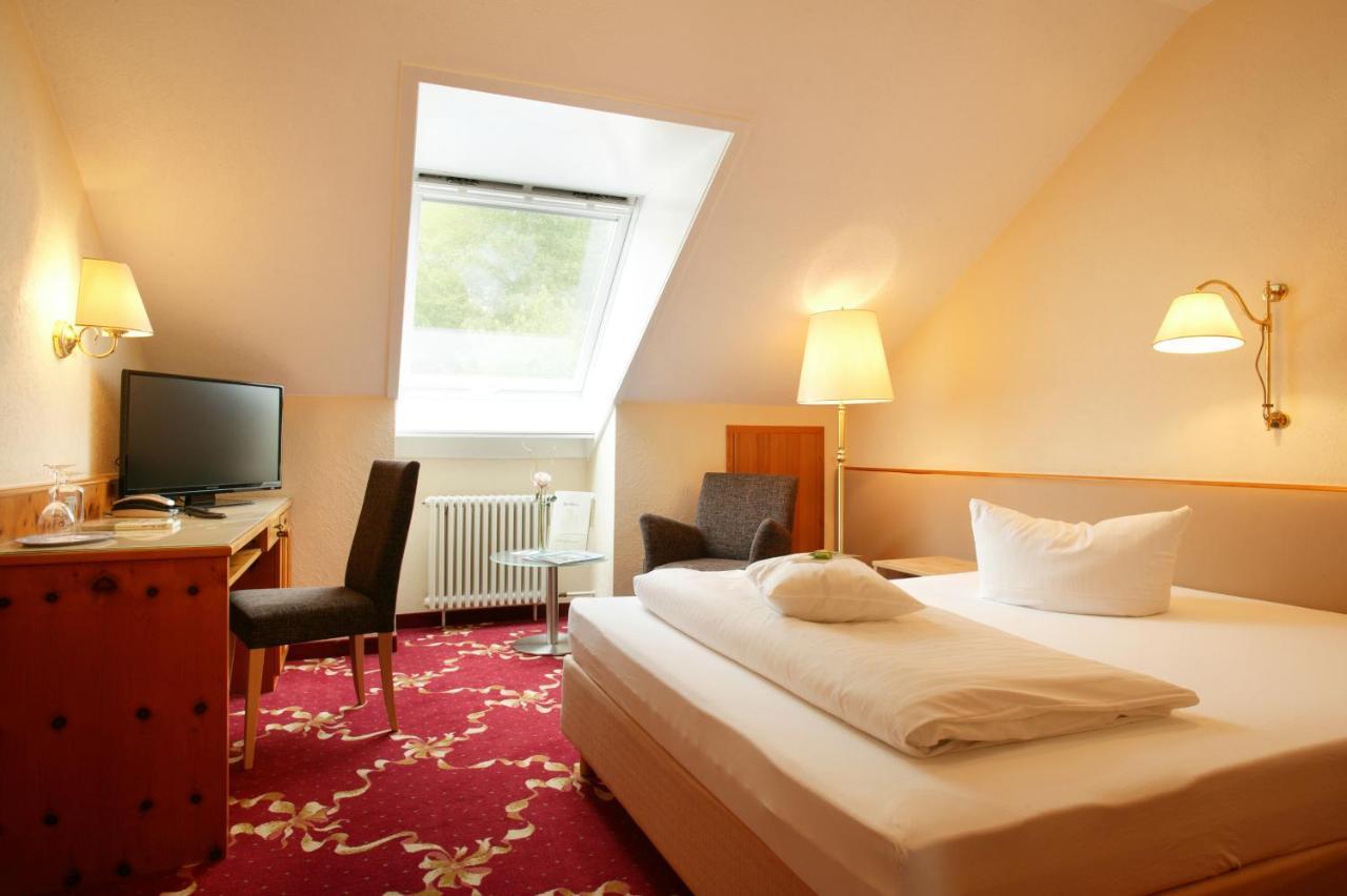 Hotel Ochsen Hoefen an der Enz Екстер'єр фото