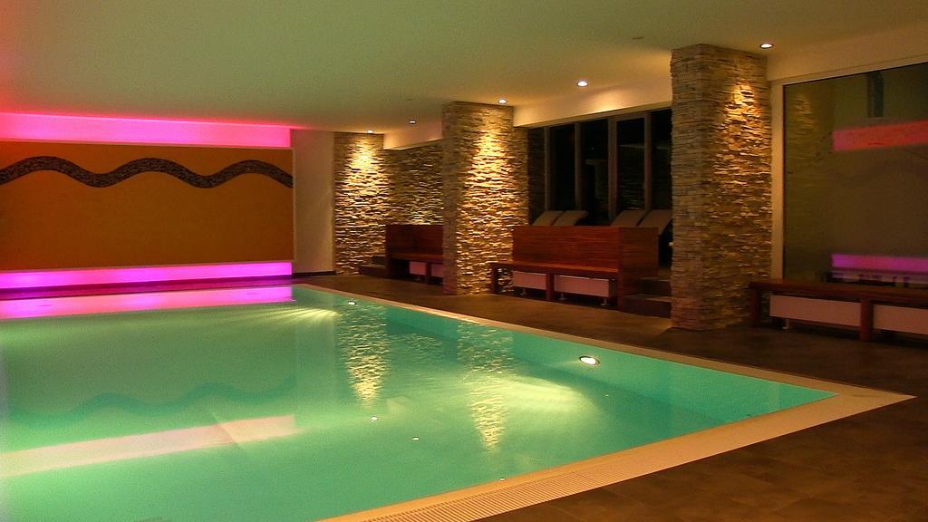 Hotel Ochsen Hoefen an der Enz Екстер'єр фото
