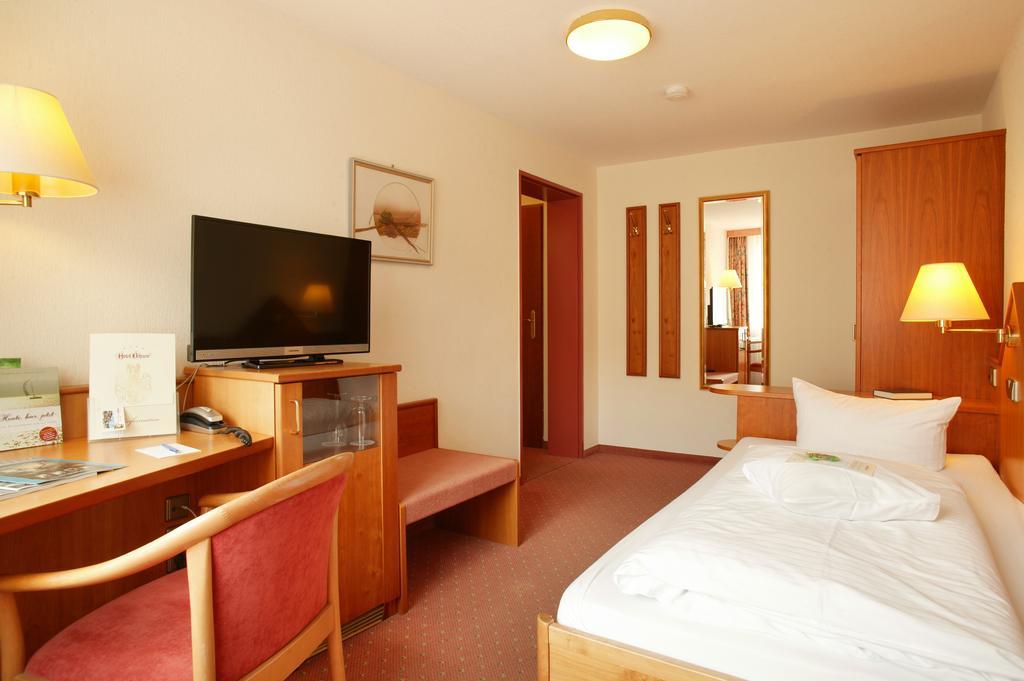 Hotel Ochsen Hoefen an der Enz Екстер'єр фото