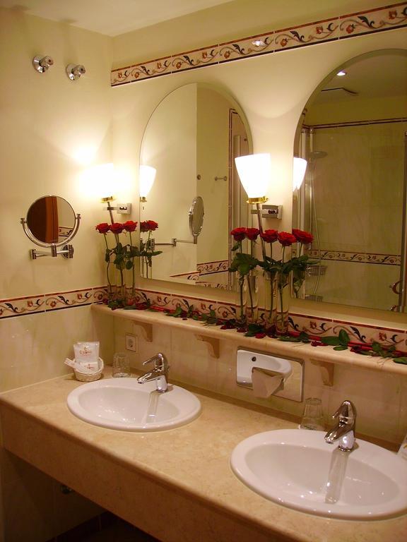 Hotel Ochsen Hoefen an der Enz Екстер'єр фото